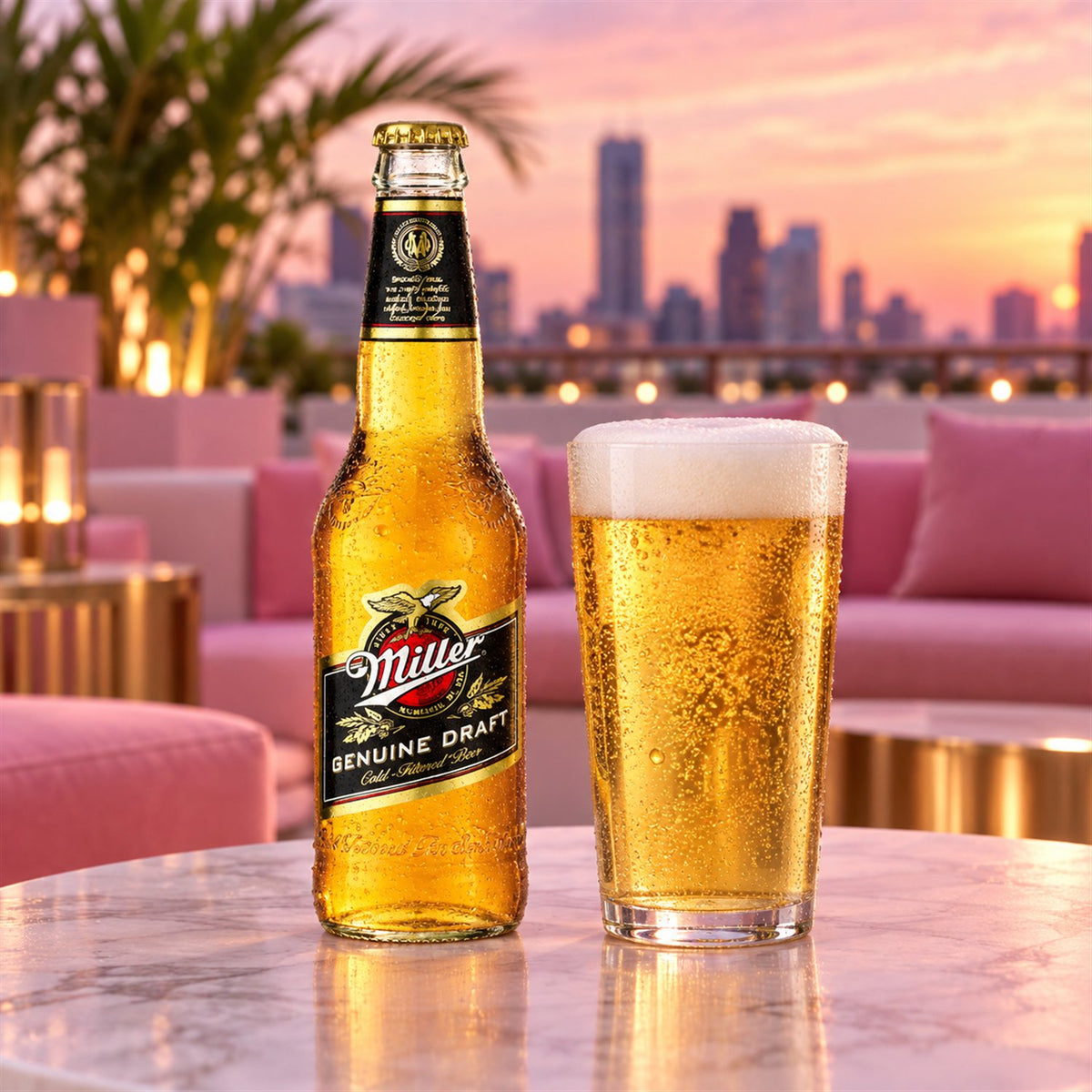 Miller: bebida servida en vaso junto a su envase