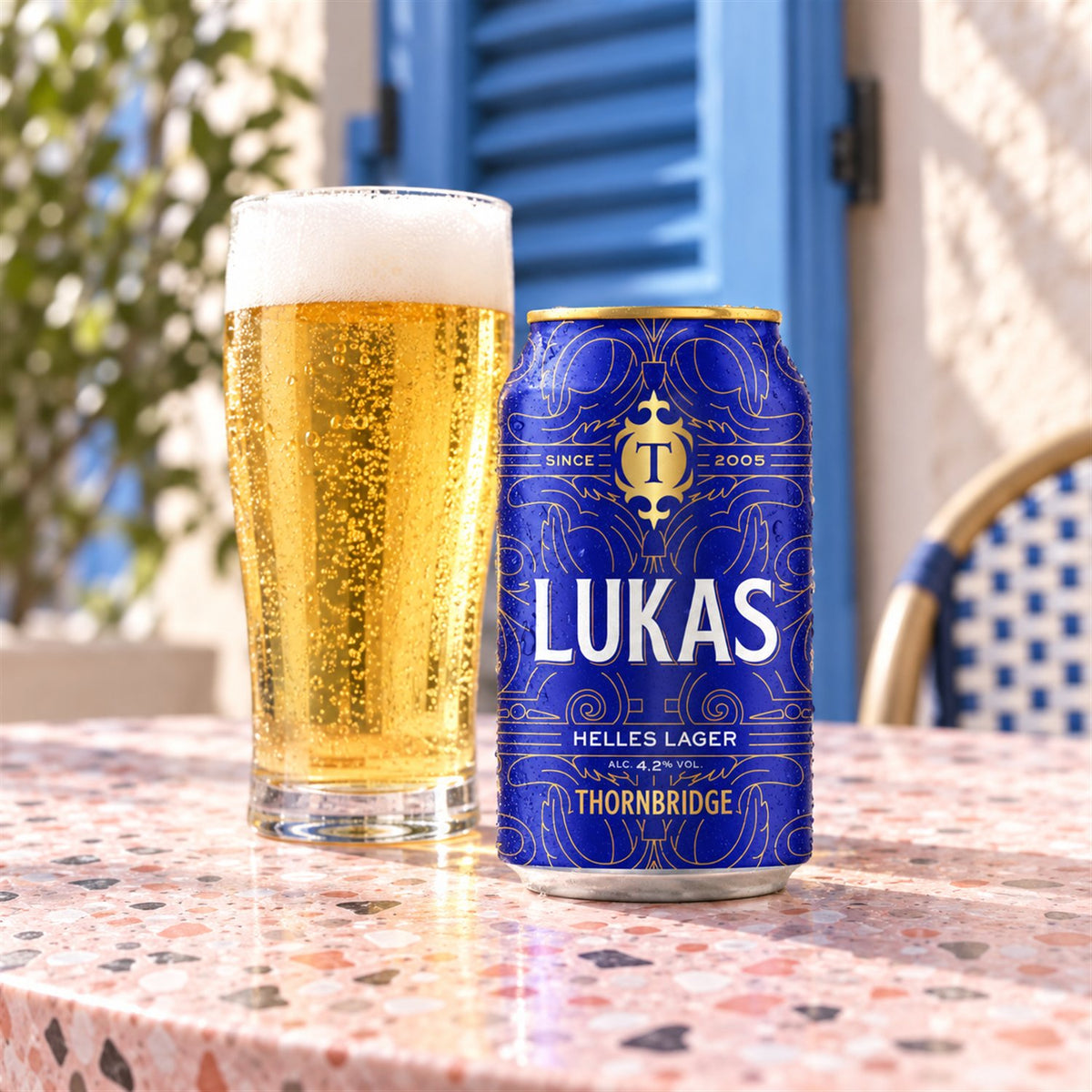 Thornbridge Lukas: bebida servida en vaso junto a su envase