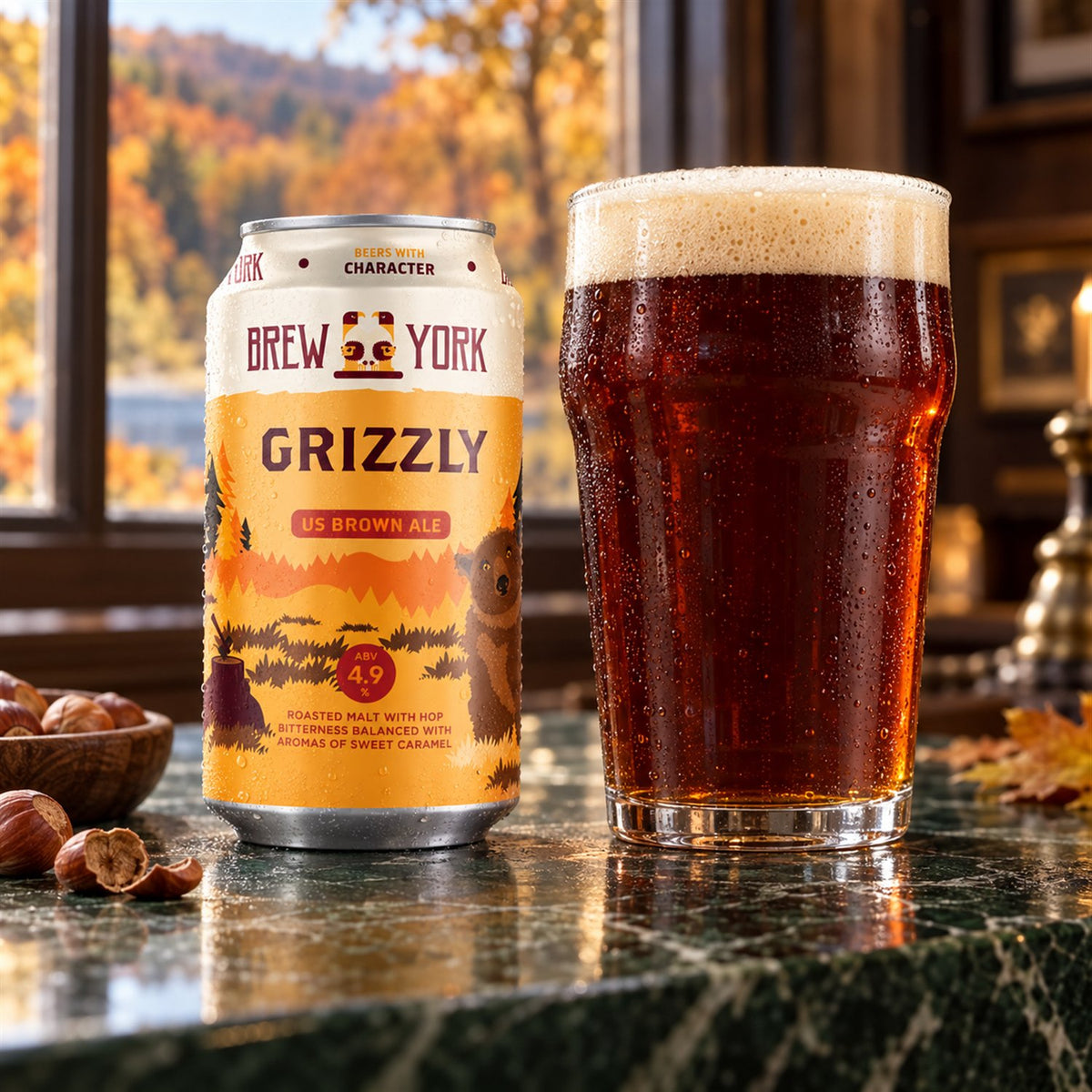 Brew York Grizzly: bebida servida en vaso junto a su envase