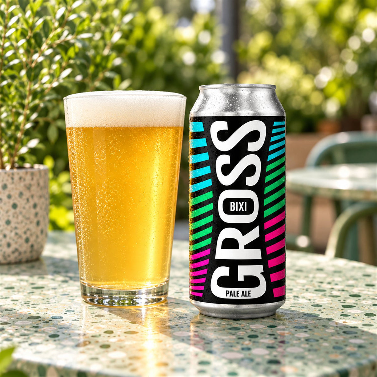 GROSS Bixi: bebida servida en vaso junto a su envase