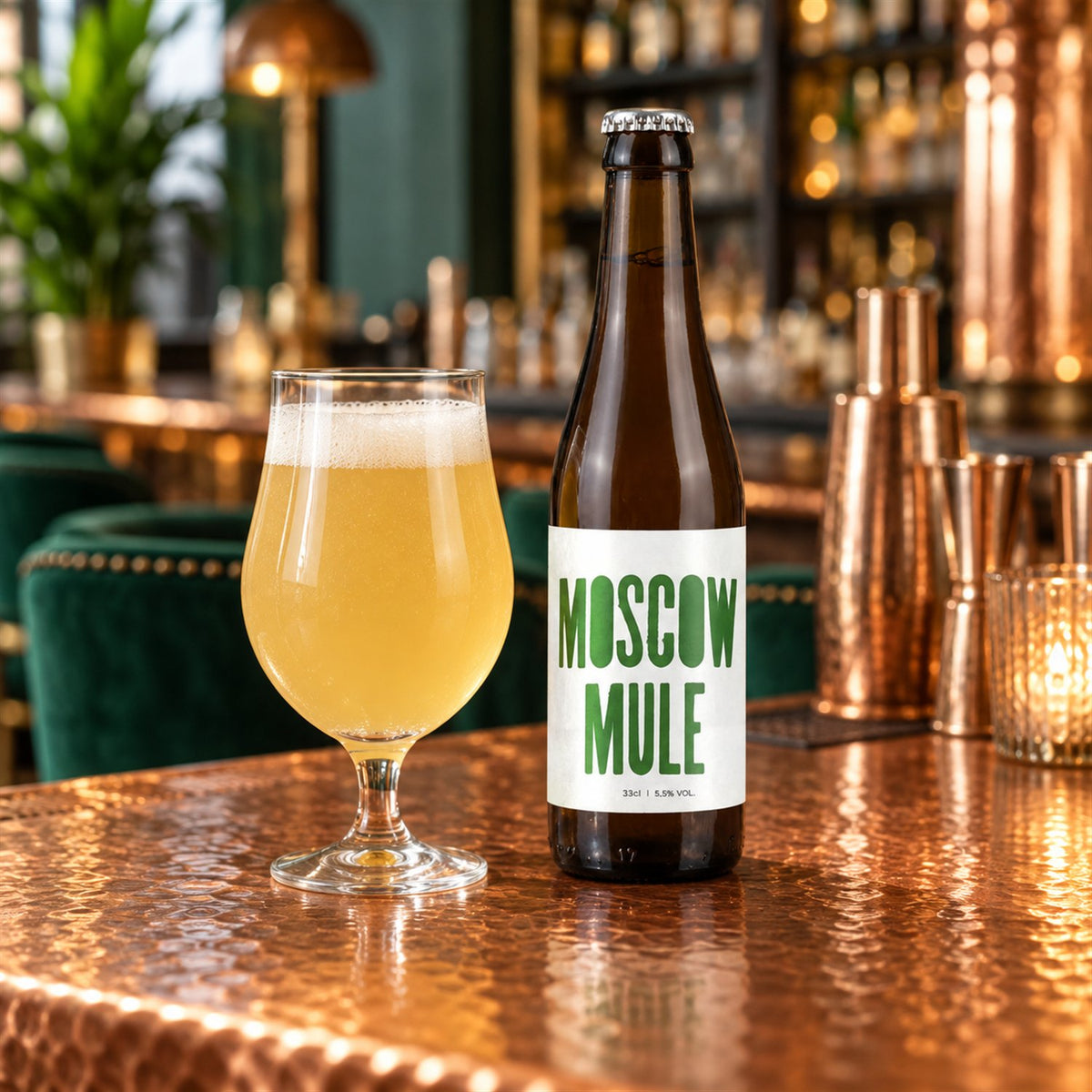 Cyclic Moscow Mule: bebida servida en vaso junto a su envase