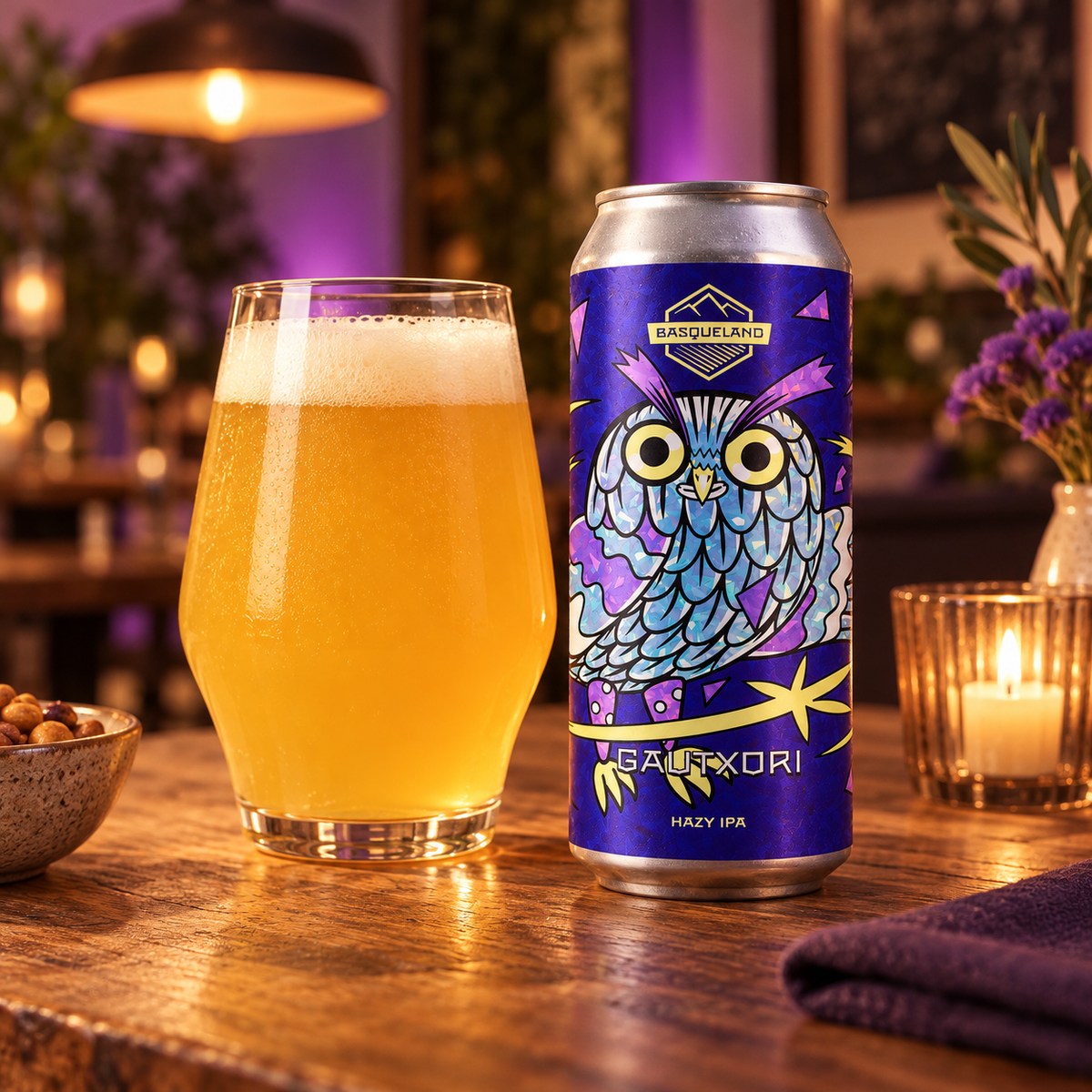 Basqueland Gautxori: cerveza servida junto a la lata