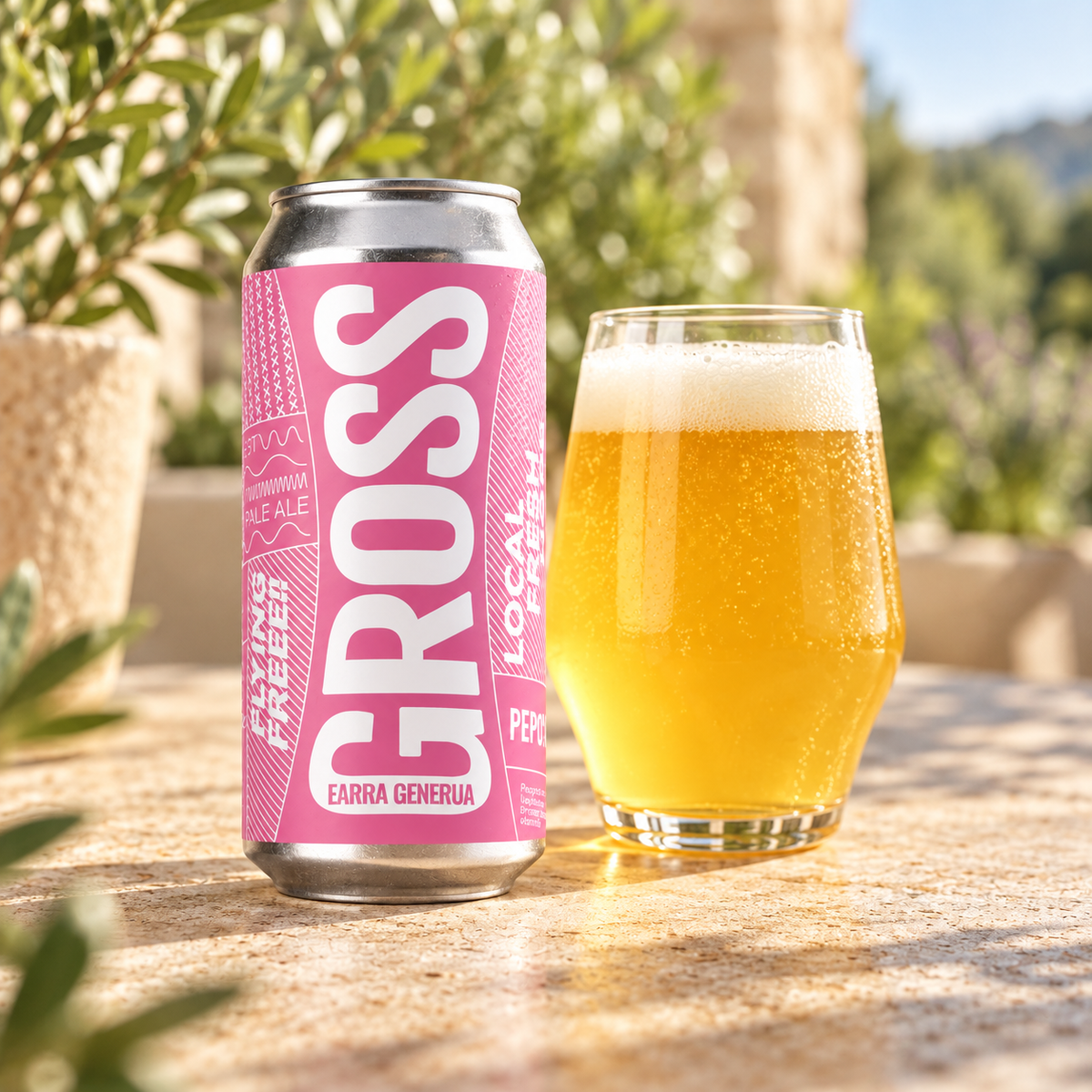GROSS Earra Generua: cerveza servida junto a la lata