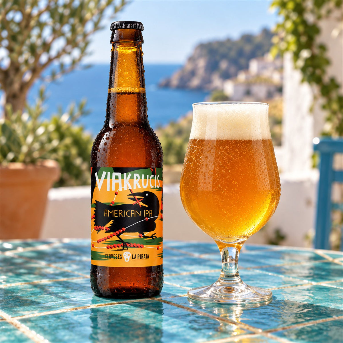 La Pirata ViaKrucis: bebida servida en vaso junto a su envase