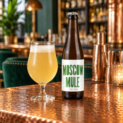 Cyclic Moscow Mule: bebida servida en vaso junto a su envase
