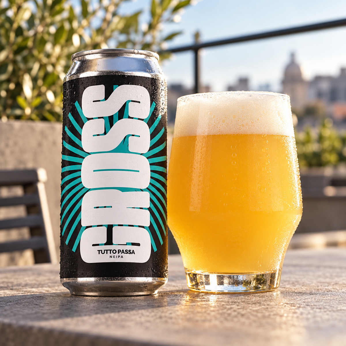 GROSS Tutto Passa: envase junto a cerveza servida en ambiente