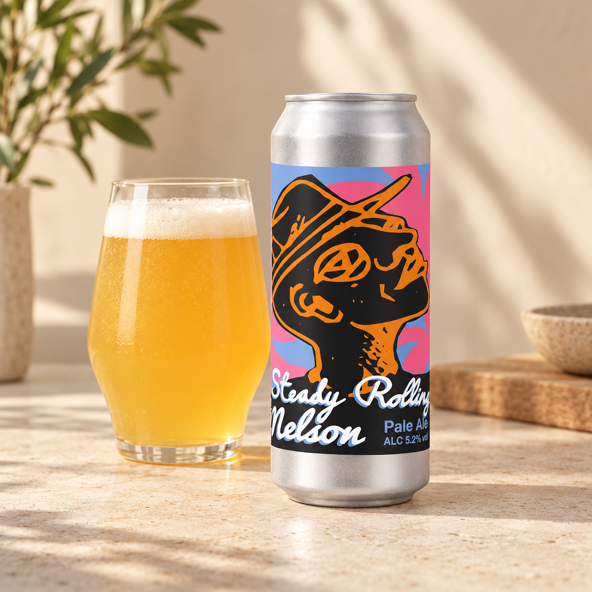 Deya Steady Rolling Nelson: lata junto a un vaso de cerveza