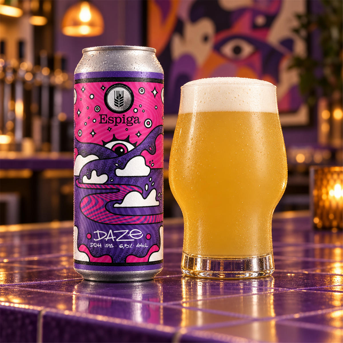 Espiga Daze: bebida servida en vaso junto a su envase
