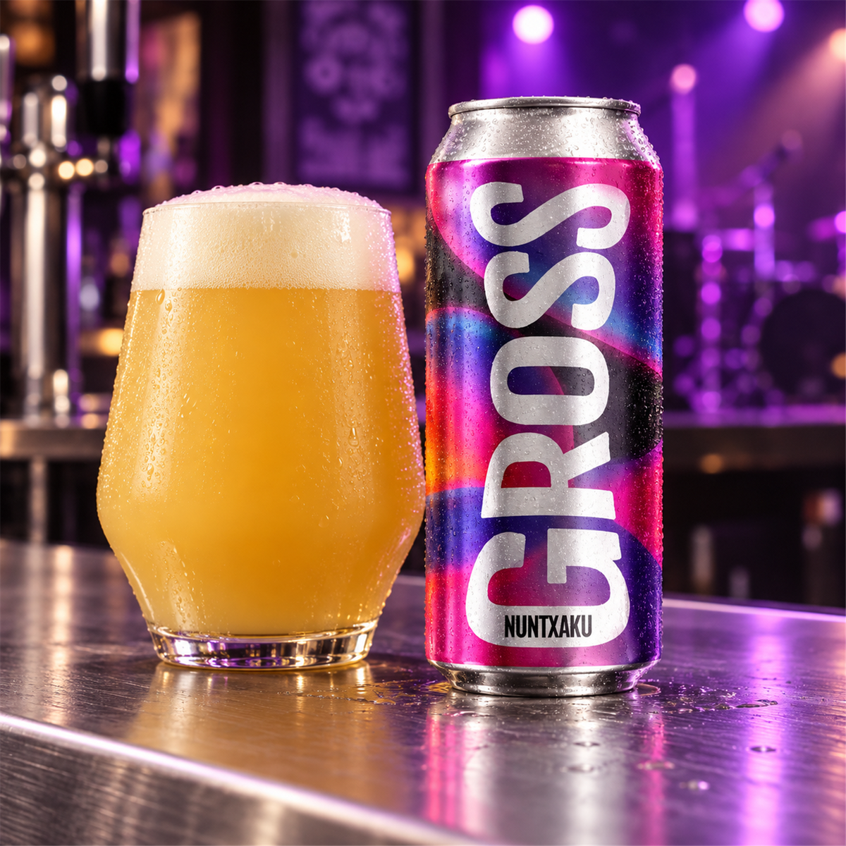 GROSS Nuntxaku: bebida servida en vaso junto a su envase