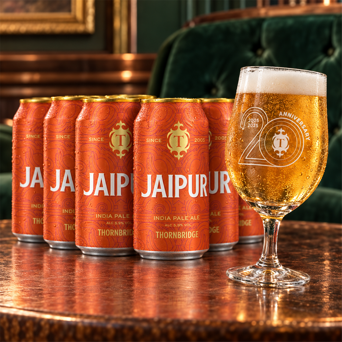 Pack 6 Thornbridge Jaipur 33cl + Copa de regalo: bebida servida en vaso junto a su envase